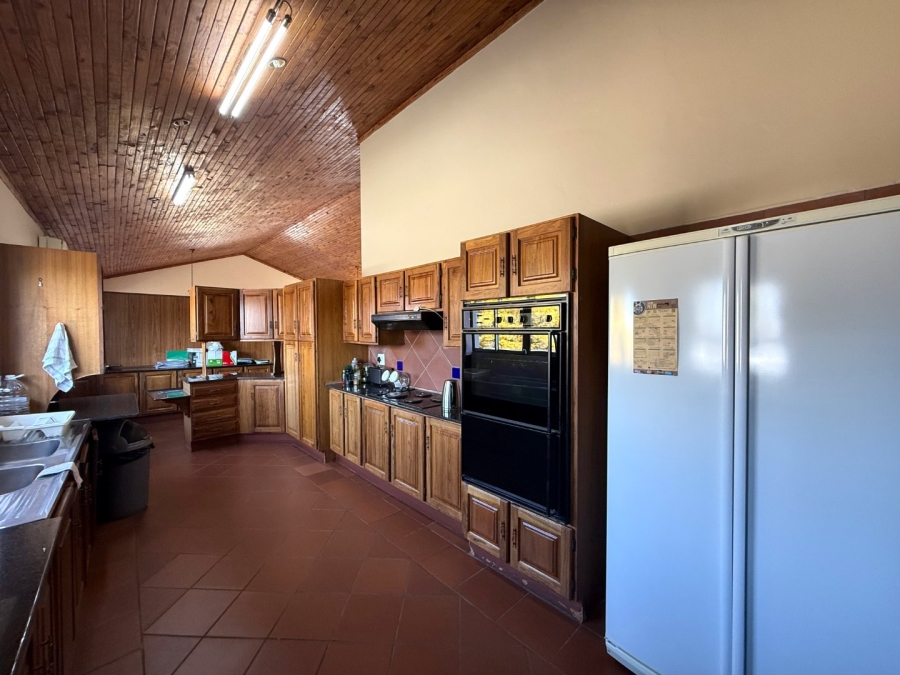 6 Bedroom Property for Sale in Schoemansville North West